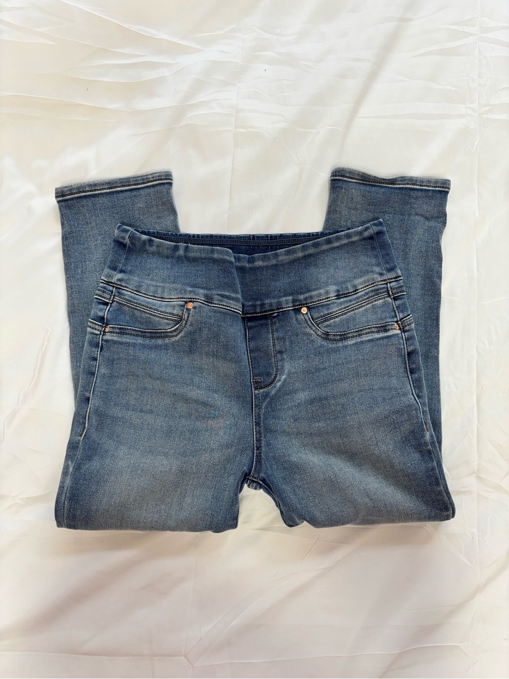 Seven7 High Rise Pull-On Denim Capris Size 4